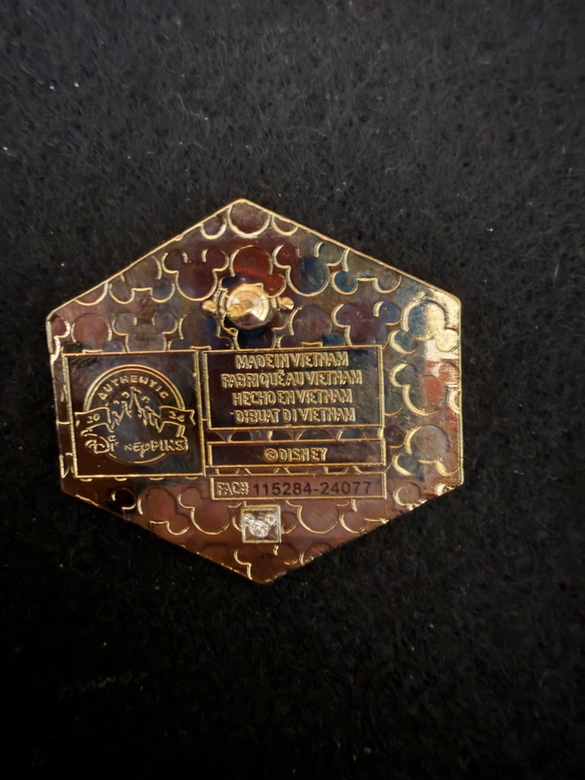 Disney Pin Pumbaa – The Lion King Laughing Mystery Collection– New
